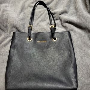 Michael kors tote black